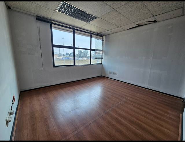 6,561M² WAREHOUSE TO LET IN HUGHES